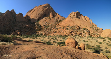 Gross Spitzkoppe  - Click to open panorama !