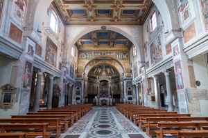 Interior of the basilica Santa Prassede