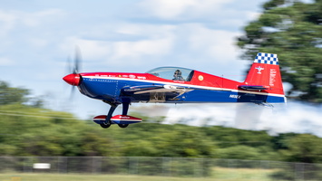 Patty Wagstaff flying the Extra 300