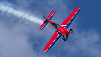 Patty Wagstaff flying the Extra 300