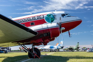 Douglas DC-3C Dakota N728G
