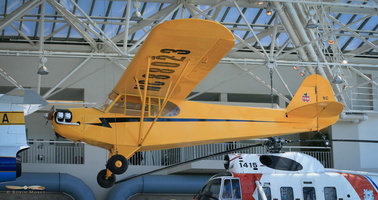 Piper J3C-65 Cub - Click to zoom !