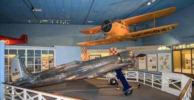 Hughes H-1 Racer & Beech C17L Staggerwing