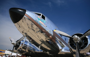 Douglas DC-3