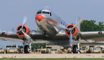Dakota's 70th birthday : DC-3 & C-47