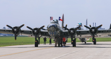 Boeing B-17G Flying Fortress "Texas Raider"