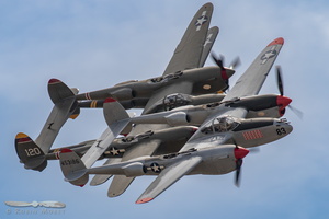 Lockheed P-38L Lightning formation