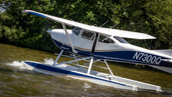 Cessna 182 N7300Q