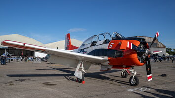 North American T-28B, F-AYVF, 138360, 200-431